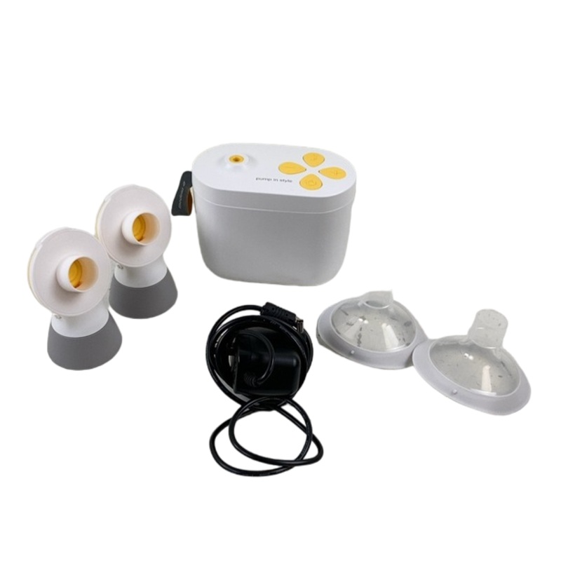 Medela Pump In Style with MaxFlow, with Bottles and Shields
