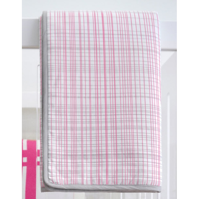 Spot On Square Hashtag Organic Quilt – Pink
