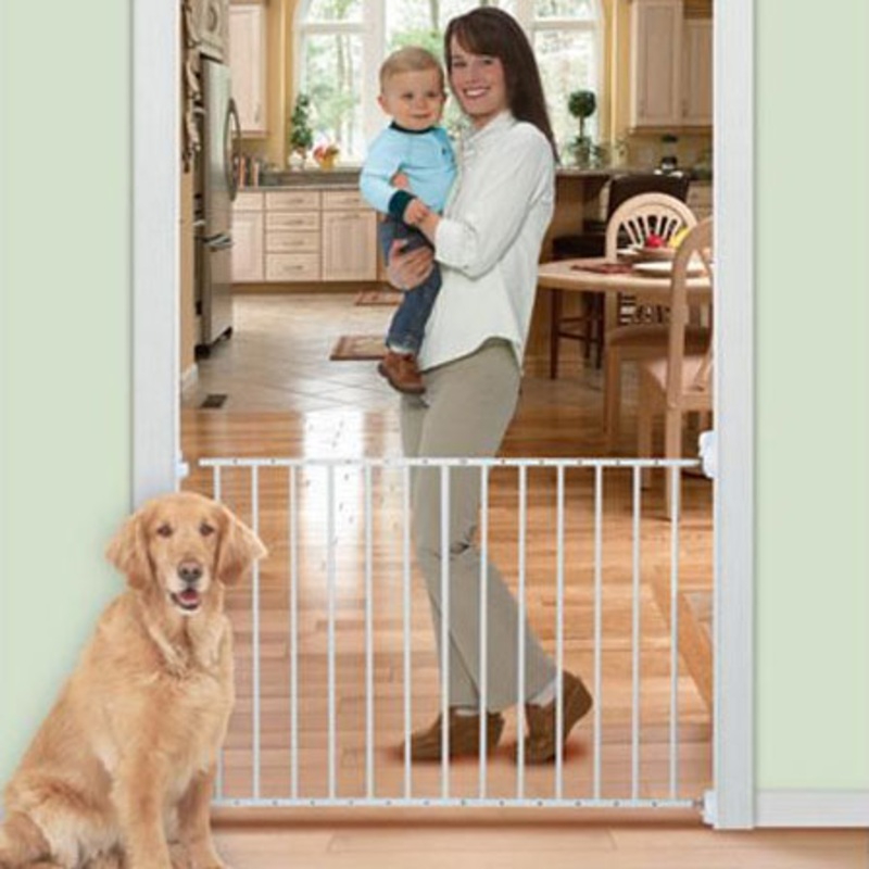 Summer Infant Sure & Secure Secure Entry Metal Gate