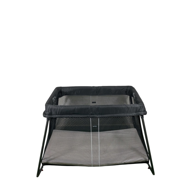 BabyBjorn Travel Crib Light Bundle with Fitted Sheet, Black