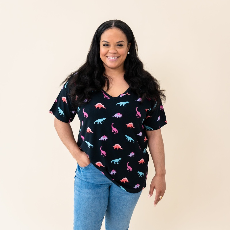 Womens Relaxed Fit V-Neck in Midnight Roar