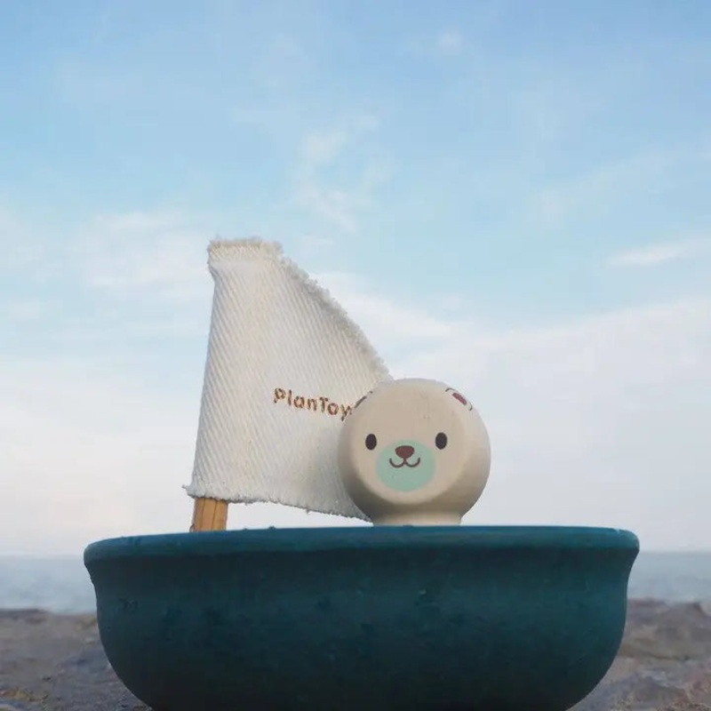 Sailing Boat – Polar Bear