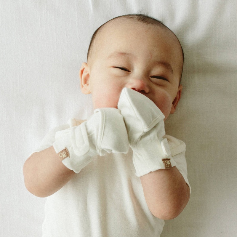 Stay On Baby Mitts – Cloud
