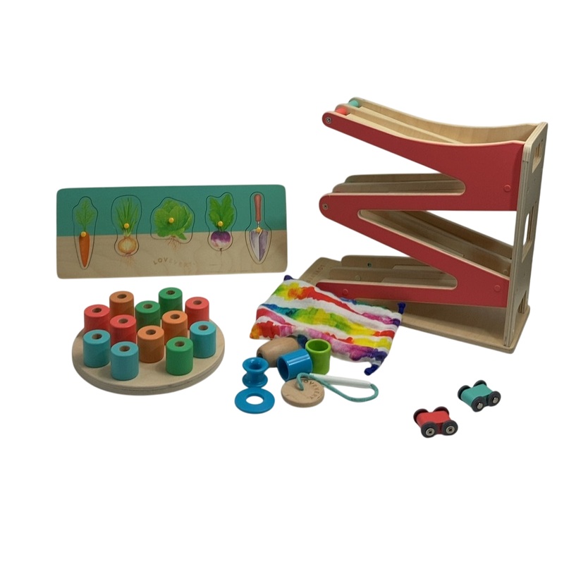 Lovevery The Pioneer Play Kit