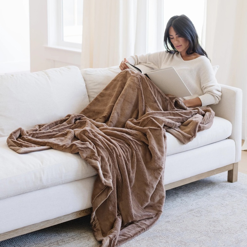 Hazelnut Lush Blanket – Extra Large