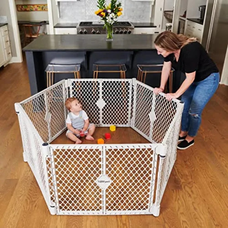 Superyard Indoor/Outdoor 6-Panel Play Baby Yard