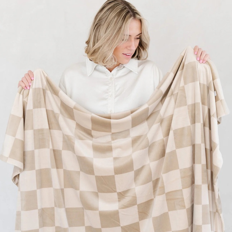 Neutral Checkered Minky Stretch Throw Blanket – Extra Large