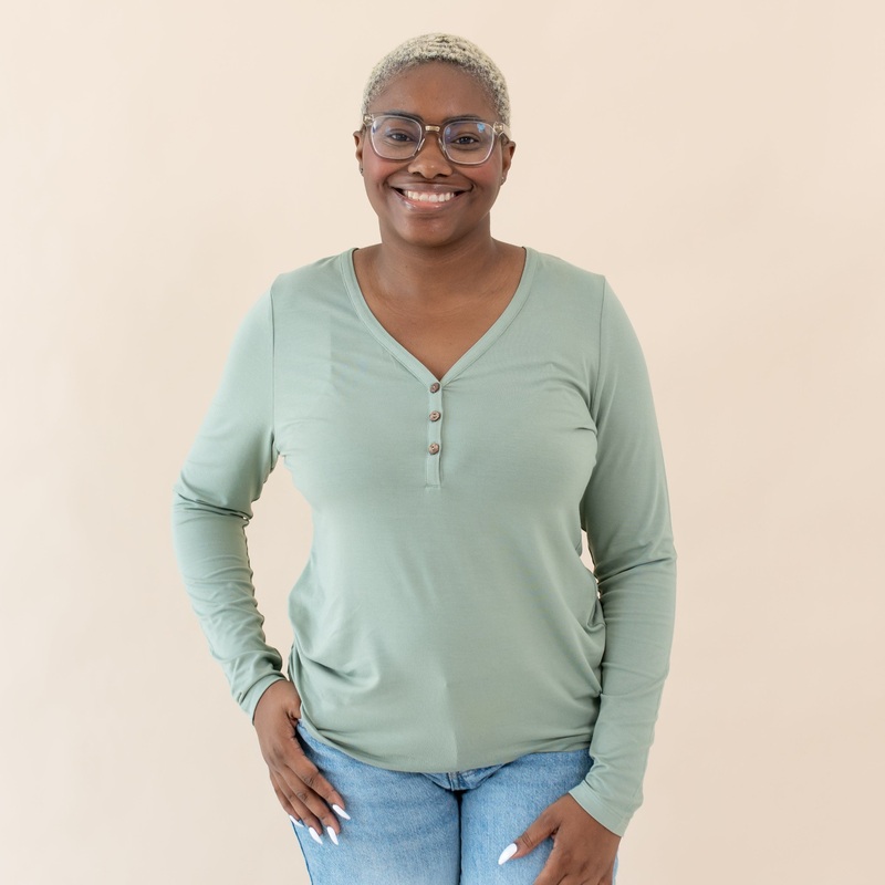 Women’s Long Sleeve Henley Tee in Thyme