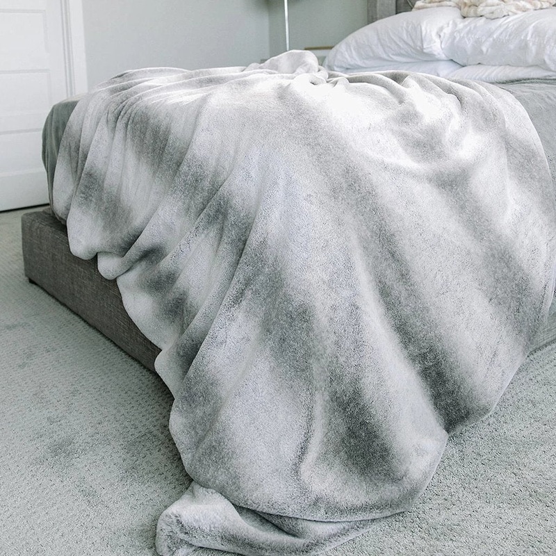 Snow Fox Grand Faux Fur Throw Blanket – Extra Large