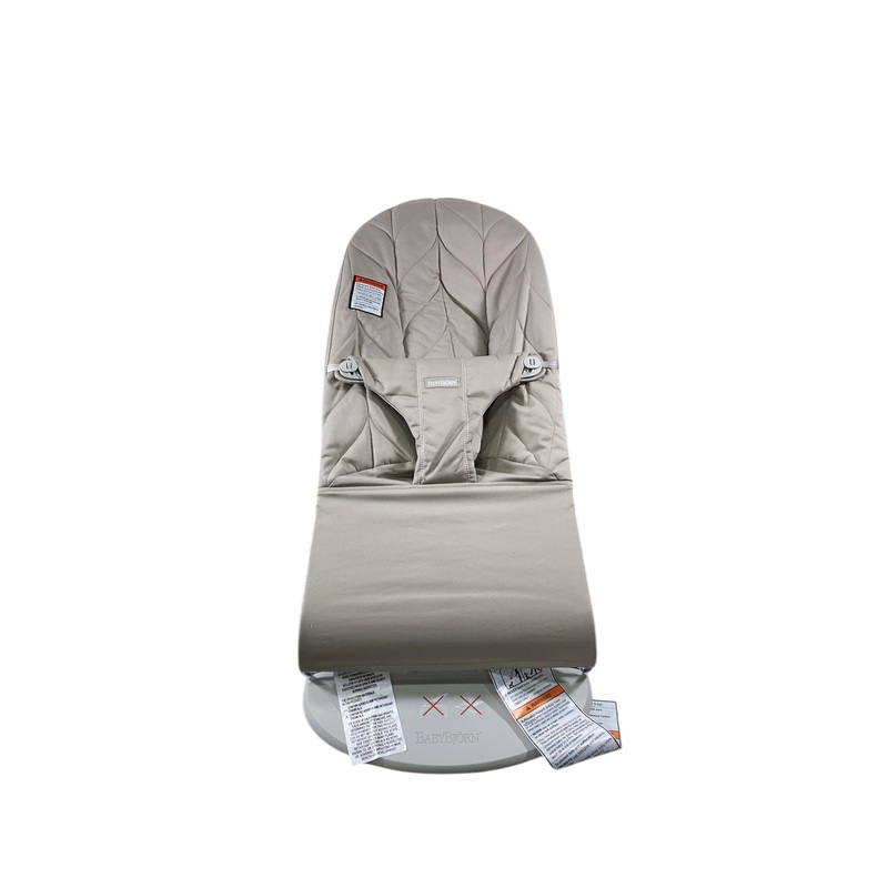 BabyBjorn Bouncer Bliss, Black Frame, Light Gray Cotton Petal Quilt
